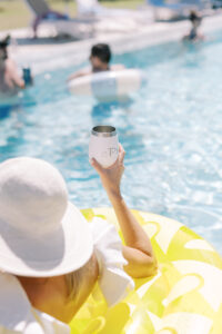 2023_HarbourIslandWedding_BahamasWedding_DestinationWeddingPhotographer_BahamasWeddingPhotographer_PalmBeachWeddingPhotographer_ChristineMageePhotography_WelcomePoolParty_9